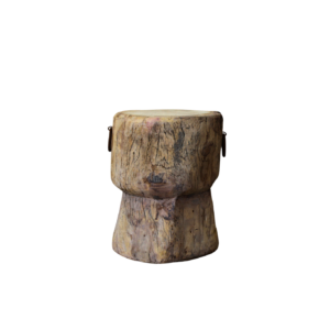 מעמד עץ פרימיטיבי פיסולי עם טבעות ברזל